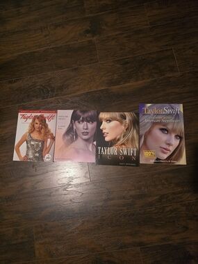 Taylor Swift | Book Lot 2 (4)
